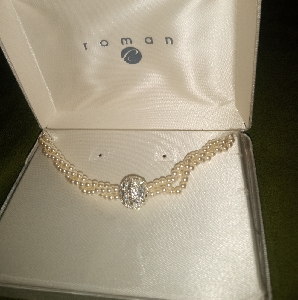 ROMAN PEARL COSTUME JEWELRY